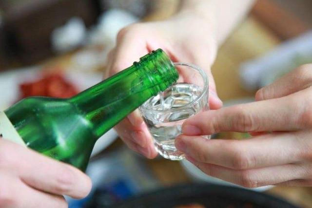 「中青在线」师门酒文化能换来高山仰止的敬佩吗