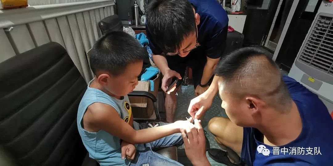 「山西消防」2019“熊孩子”被卡的N种方式，让人又心疼又想笑！
