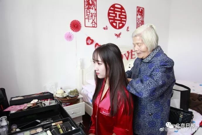 「澎湃新闻」一张照片上热搜，看着看着就哭了