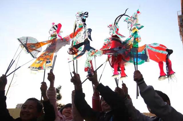 「北京日报客户端」非遗圆梦！“袖珍小伙”和他的“小蚂蚁皮影艺术团”