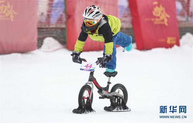新华网：成都西岭雪山迎来冰雪季