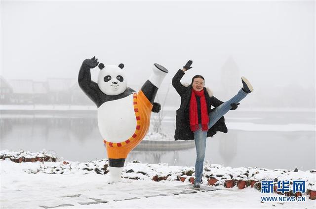新华网：成都西岭雪山迎来冰雪季