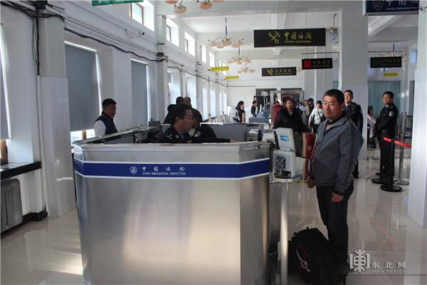 「东北网」萝北口岸至俄罗斯阿穆尔捷特口岸浮箱固冰通道正式开通