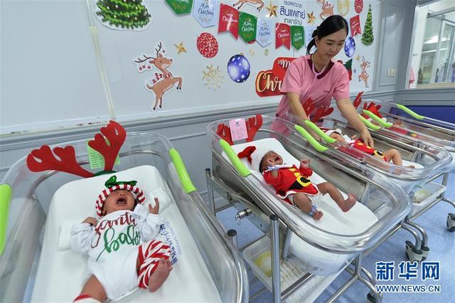 「新华网」宝宝新装迎圣诞