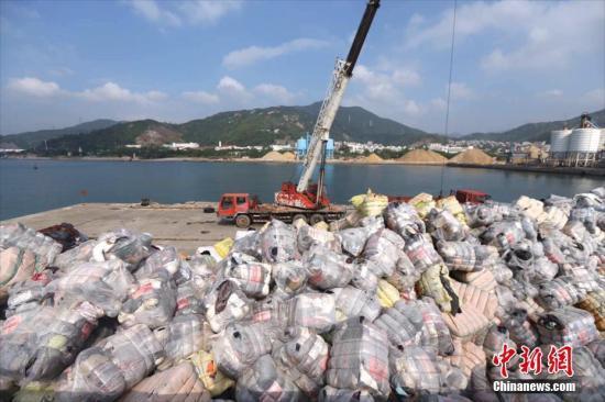 「中国新闻网」生态环境部：垃圾焚烧厂5项常规污染物浓度明年起公开