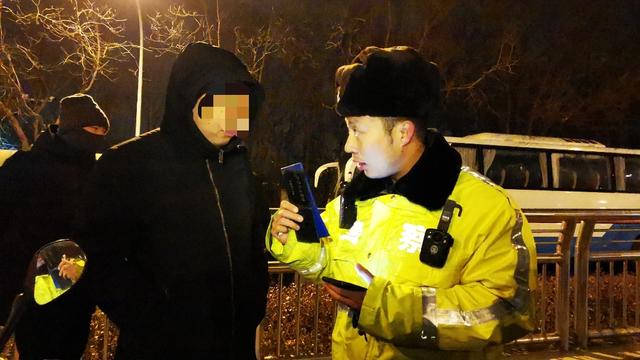 北青网：警探号｜买摩托车就送车牌、驾驶证？交警：您也敢用