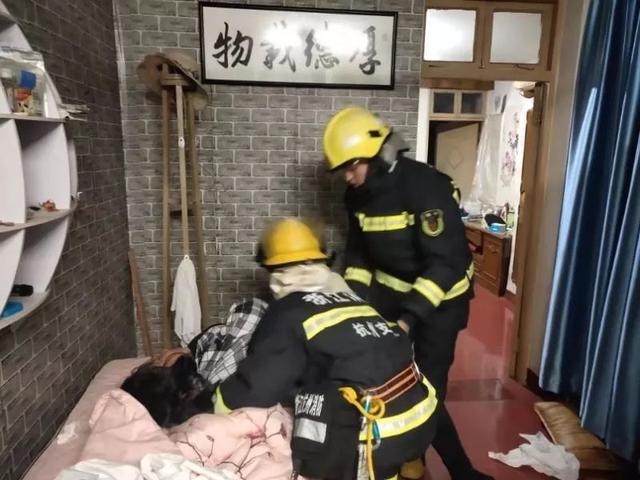 中国青年网：孩子感冒做推拿，杭城3人昨夜“中毒”晕倒在屋内！这事冬季高发