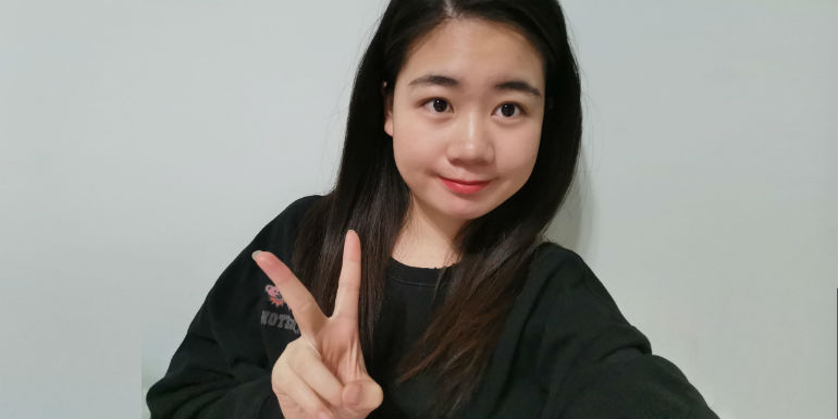 经济观察报@饭圈00后女孩祁予：追星7年，我会问自己这样值不值
