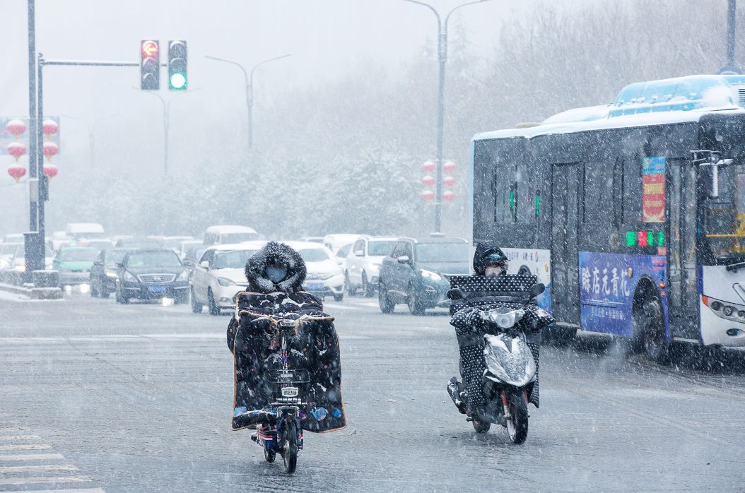 【河南公共频道】今年最后一波冷空气马上到！-7℃+大风+寒潮+大雪......从今晚开始