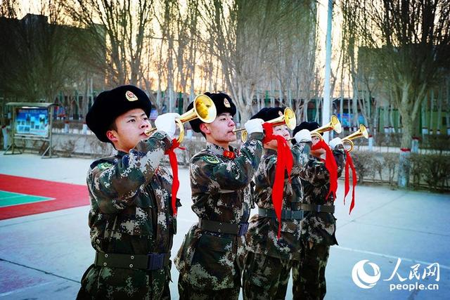 【人民网】21种军号都怎么吹？合格的司号员这样培训