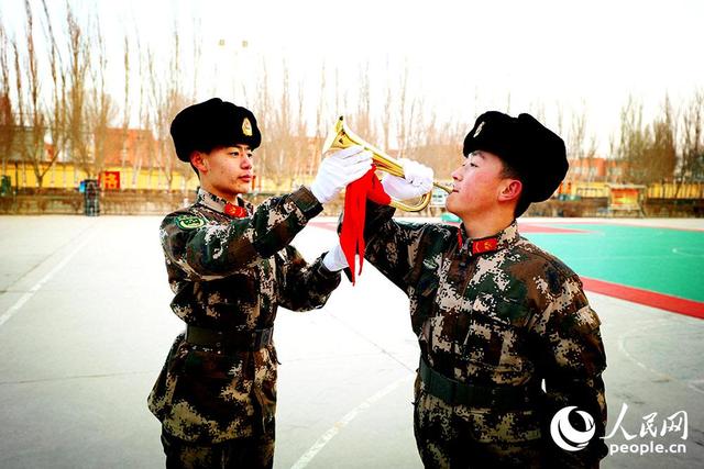 【人民网】21种军号都怎么吹？合格的司号员这样培训