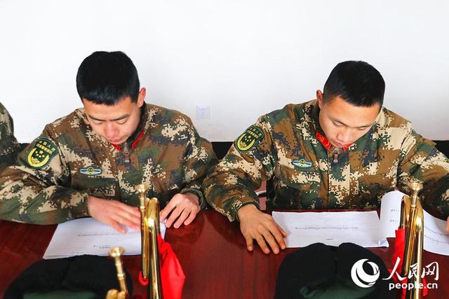 【人民网】21种军号都怎么吹？合格的司号员这样培训