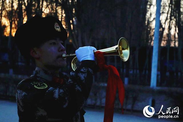 【人民网】21种军号都怎么吹？合格的司号员这样培训