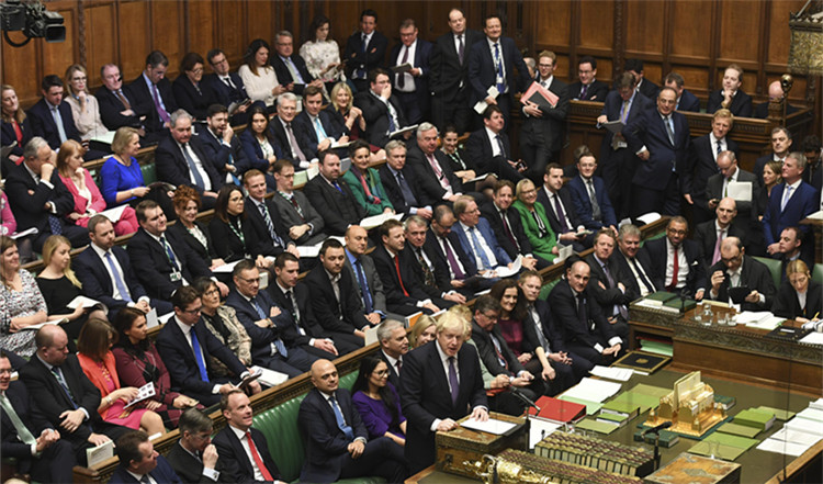 「文汇报」“脱欧”僵局导致外国精英大量流失，约翰逊政府急了，打算在全球干这事……