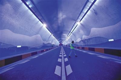 「新京报」京礼高速北京段未来将支持自动驾驶