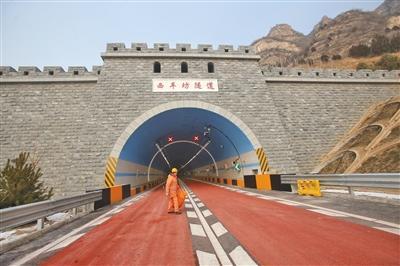 「新京报」京礼高速北京段未来将支持自动驾驶