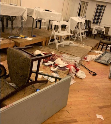 「环球网」美国纽约州发生持刀伤人案，州长及美国总统相继出面谴责