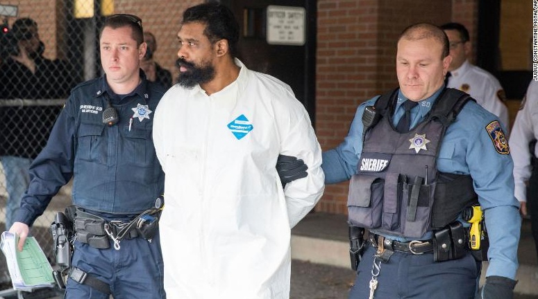 「环球网」美国纽约州发生持刀伤人案，州长及美国总统相继出面谴责