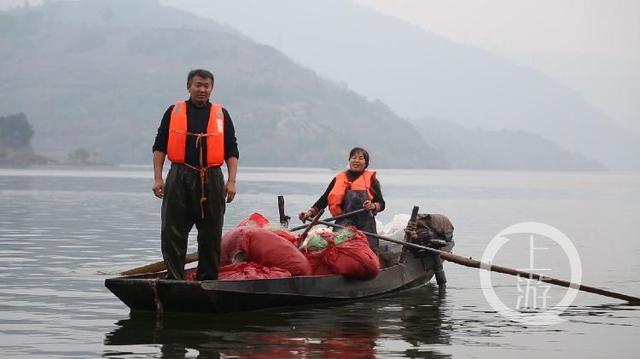 「上游新闻」上游纪录丨禁渔十年，我种树 她清漂