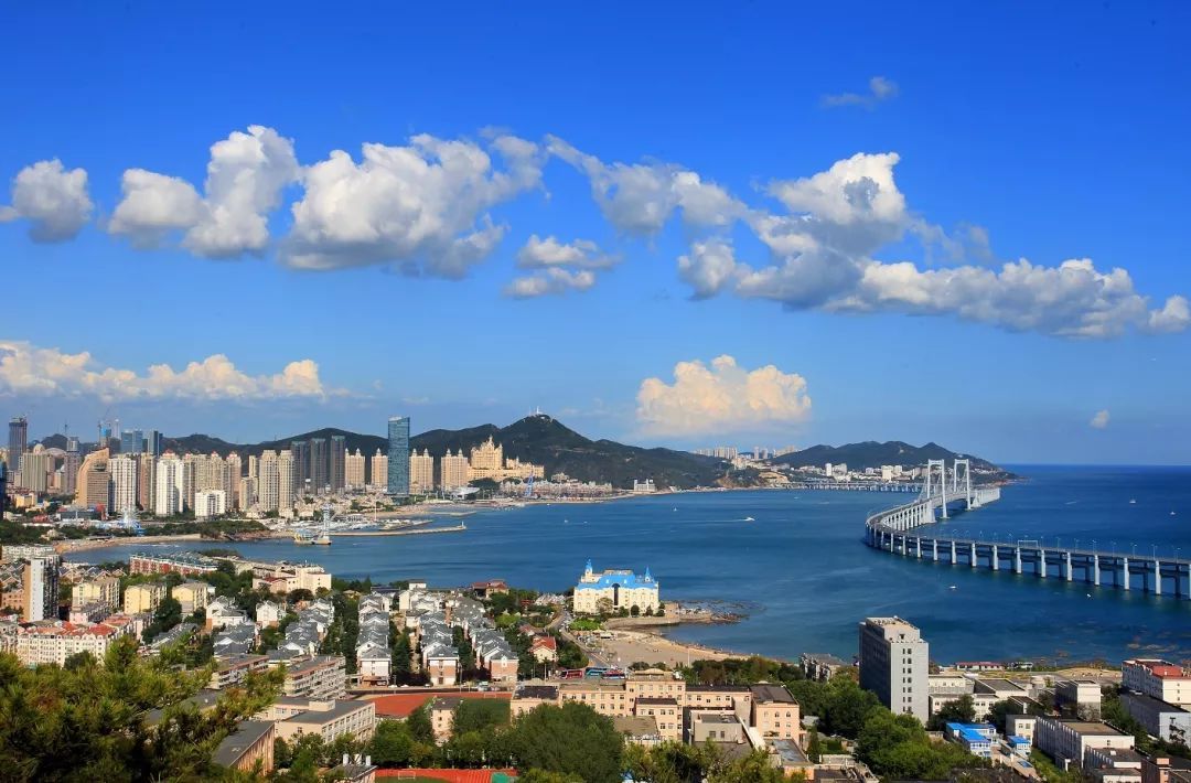 99月sep霓裳水晶宫里奏霓裳大连是爱美的城市每年的服博会是汇聚热情