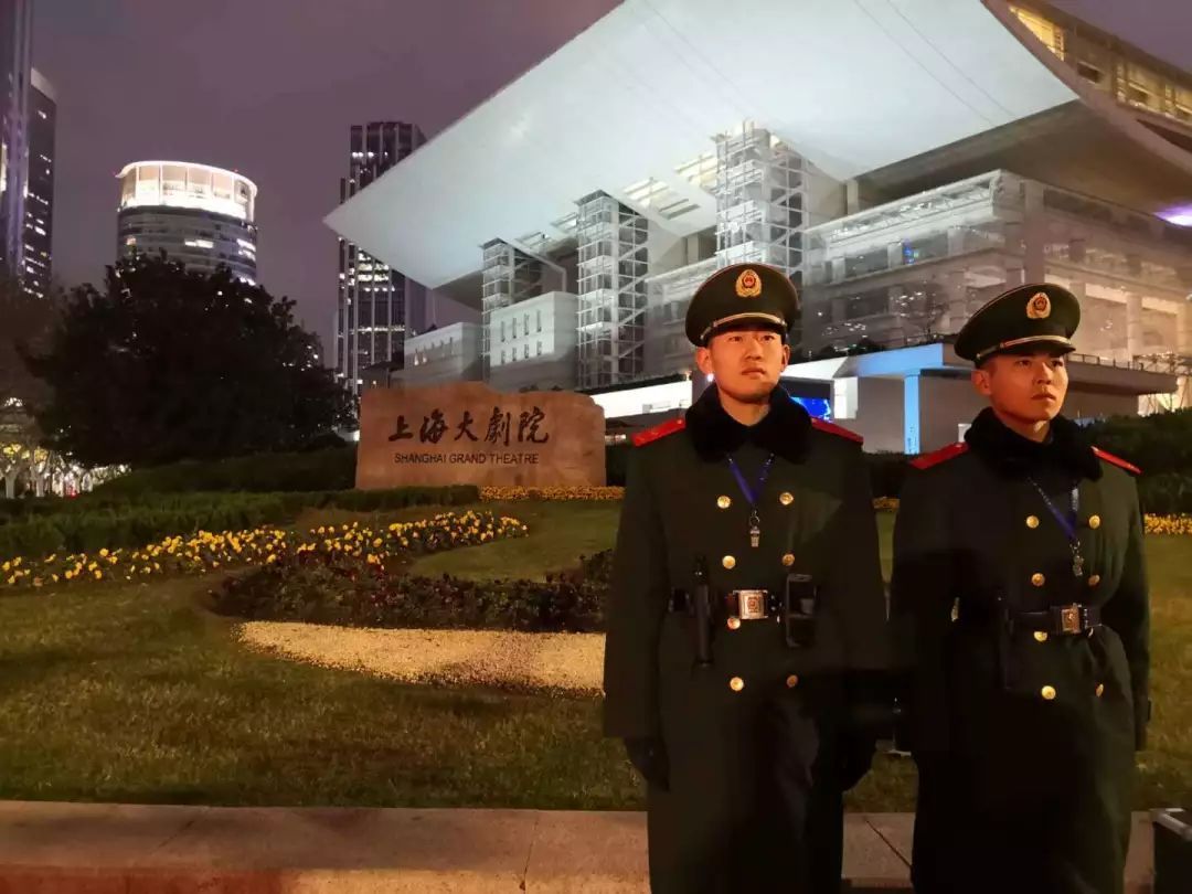 十年执勤如一日上海南京路武警跨年执勤日记