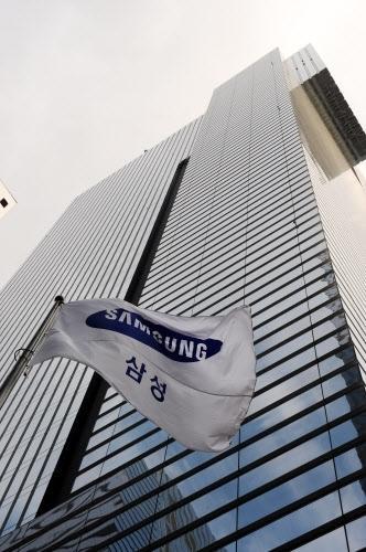 海外网@韩国三星会长卧病在床 股票资产1年涨240亿元人民币
