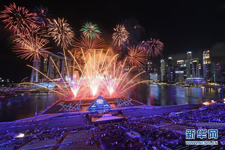 「新华网」世界各地迎新年