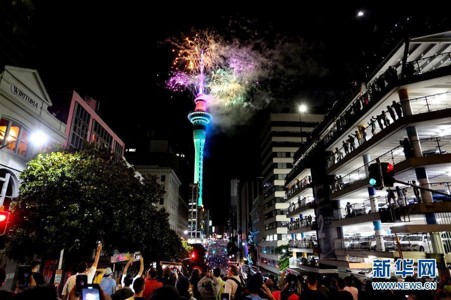 「新华网」世界各地迎新年