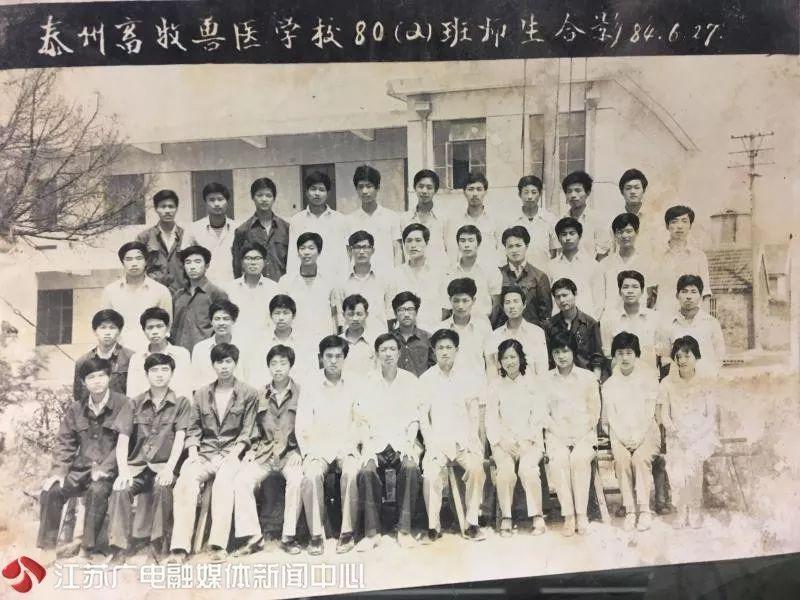 [江苏新闻]这20多张欠条他还了8年！背后故事令人泪目