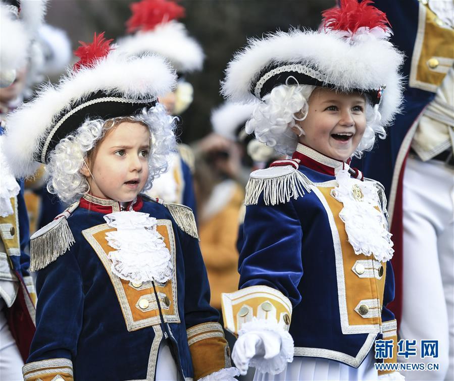 「新华网」世界各地的新年第一天