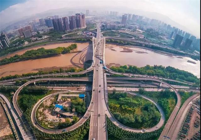 新闻晨报■「生态文明@湿地」候鸟与兰州相恋 展开黄河兰州段生态画卷