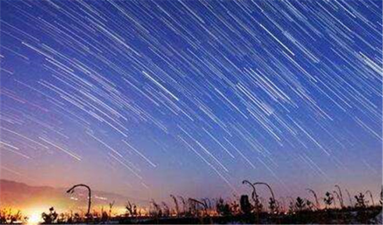 [文汇报]为什么流星总让人想到浪漫？2020年第一场流星雨即将来临，你会和谁去看？
