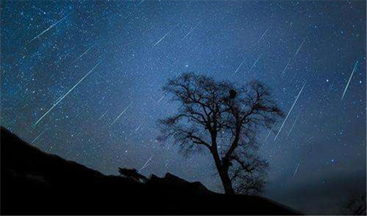 [文汇报]为什么流星总让人想到浪漫？2020年第一场流星雨即将来临，你会和谁去看？