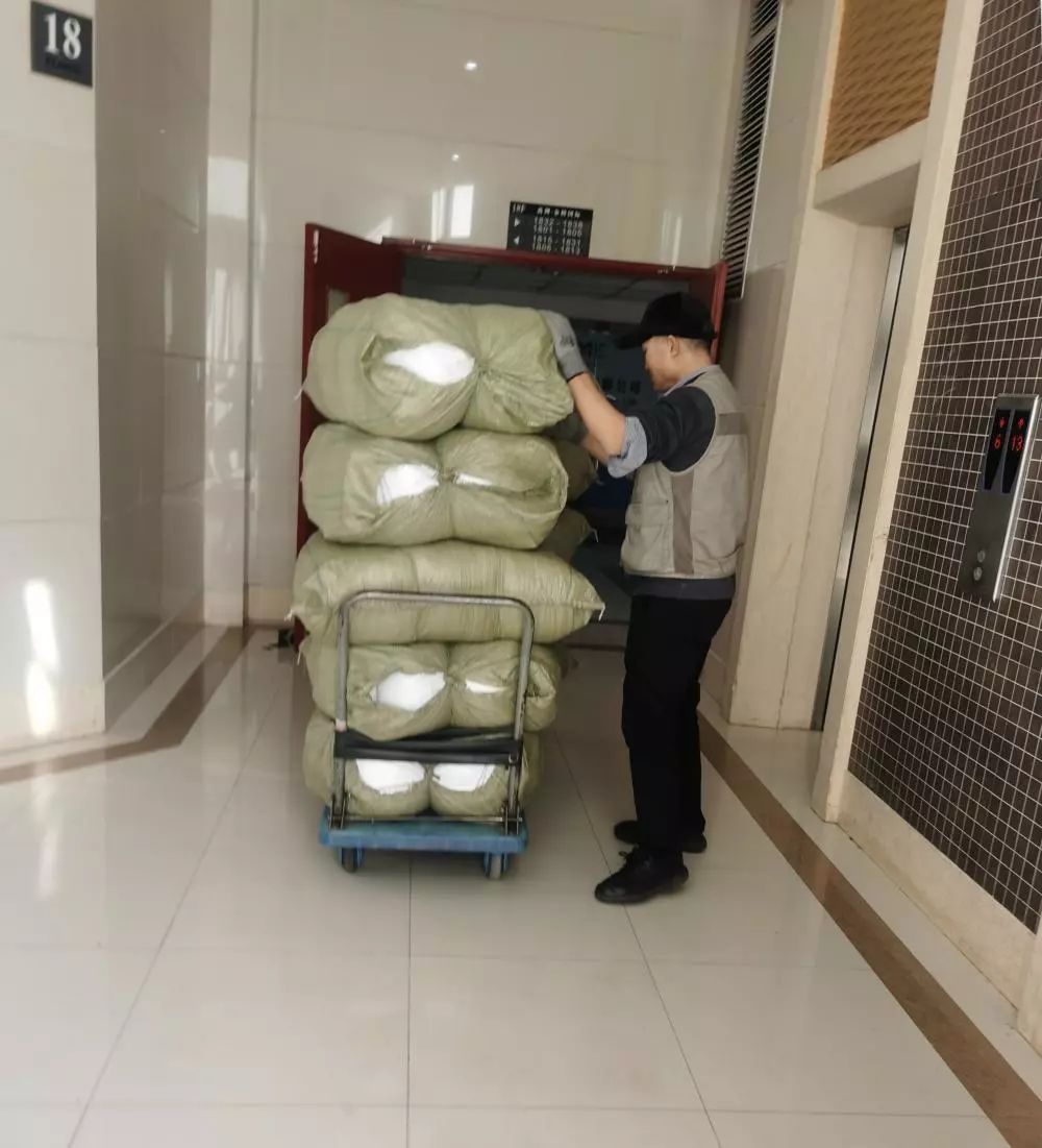 上观新闻■假海淘现形！8元买个运单号，上海发货竟秒变“韩国”！