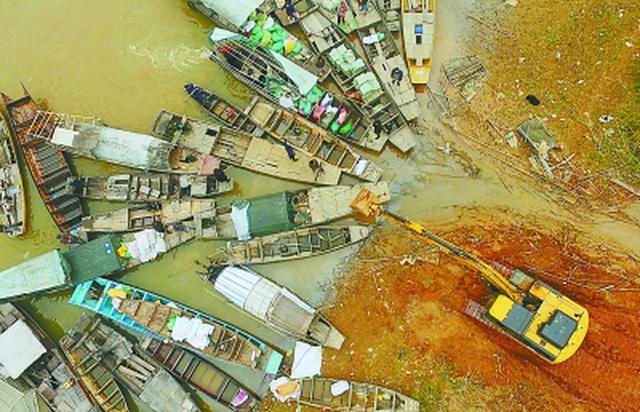 「北京日报客户端」长江流域重点水域开启常年禁捕，28万渔民上岸转产转业