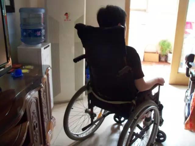 北京日报客户端：和“渐冻症”斗争的10年，她带着笑容活出了最美的样子
