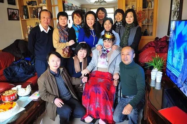 北京日报客户端：和“渐冻症”斗争的10年，她带着笑容活出了最美的样子