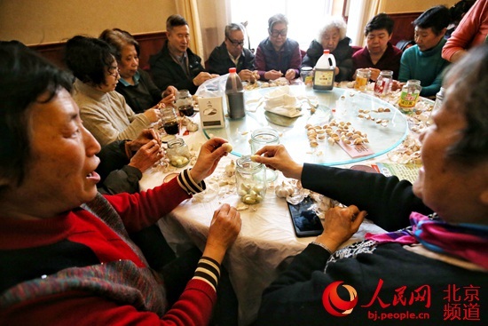 人民网-北京频道■暖心！建国门街道赵家楼片区200位老街坊共度“腊八”