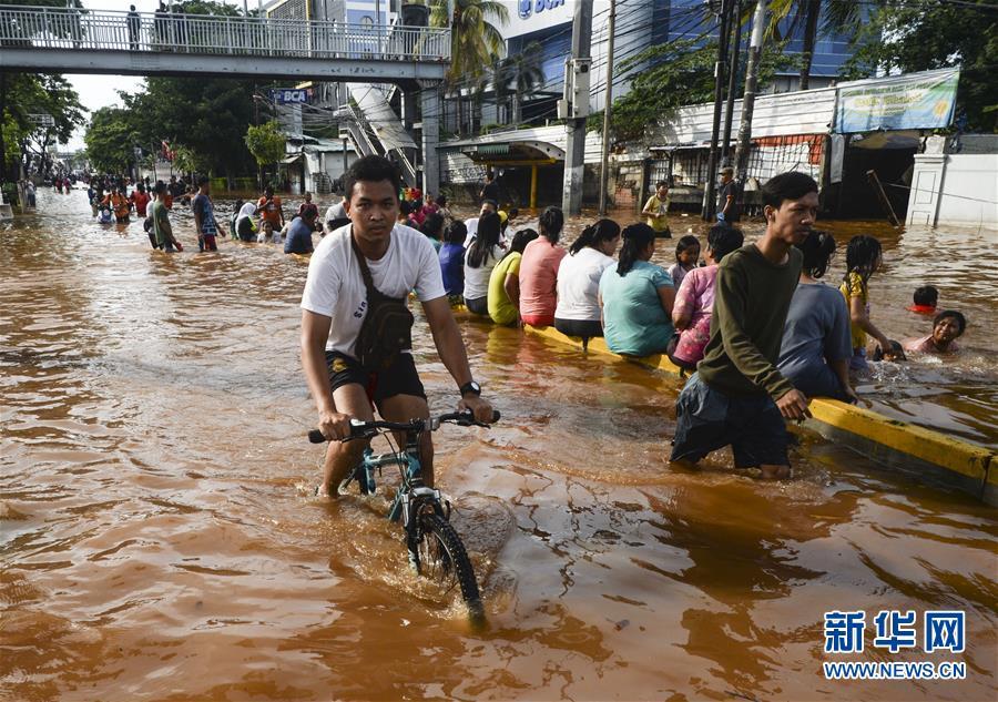 印尼洪灾已造成16人死亡