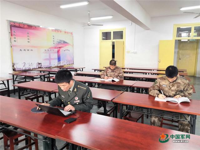 中国军网：那天那夜，国防科大开启跨年新模式