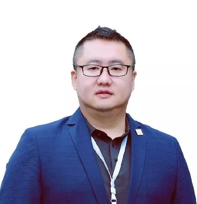 张桂铭带领成都市创意产业联合会率先在四川省应用互联网 乡村旅游