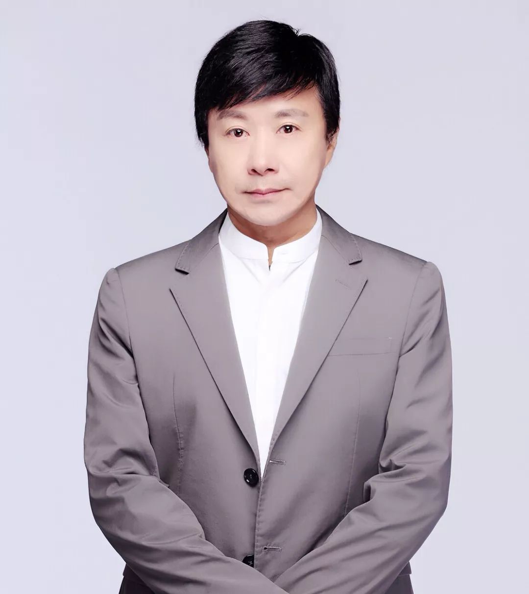 梅洪创立的鼎盛文化产业投资有限公司是一家致力于文化投资,创意,推广