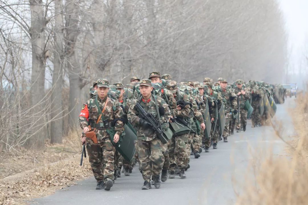 武警河南總隊(記者:謝定安,王帥,李龍昌,張志偉,龔誠,陳超)武警湖北