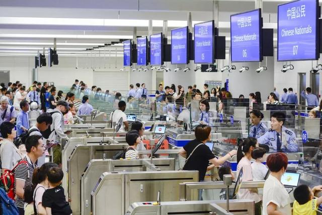 「上观新闻」2019年出入境人员达6.7亿人次，同比增长3.8%