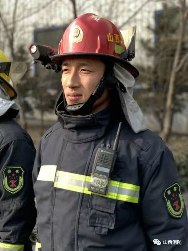 最美逆行者张辉