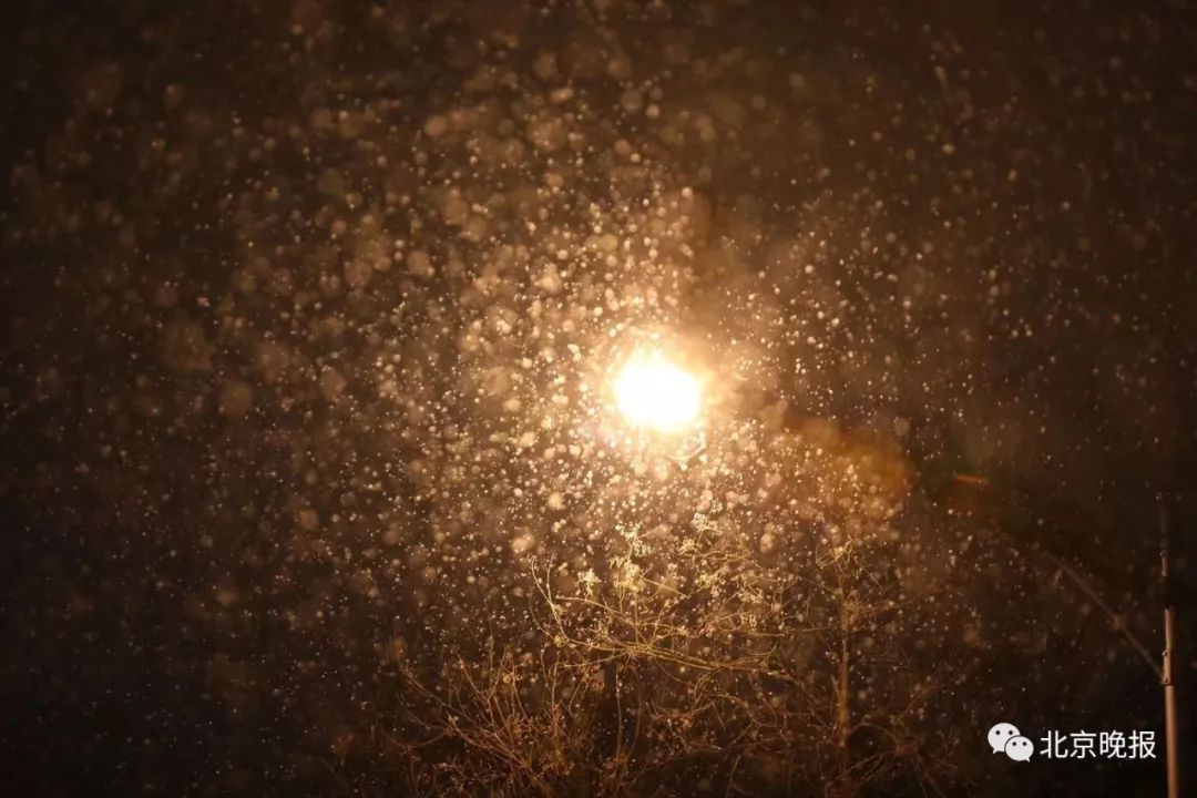 北京晚报■北京初雪大片来了！出门前留意，这些高速因雪封路