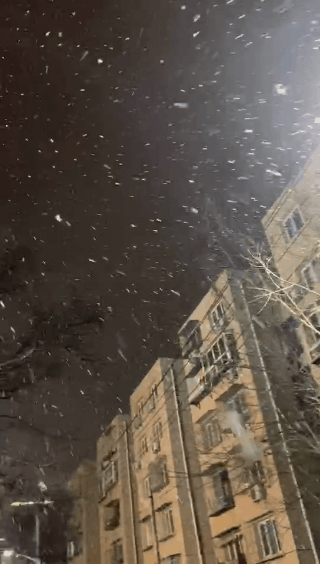 北京晚报■北京初雪大片来了！出门前留意，这些高速因雪封路