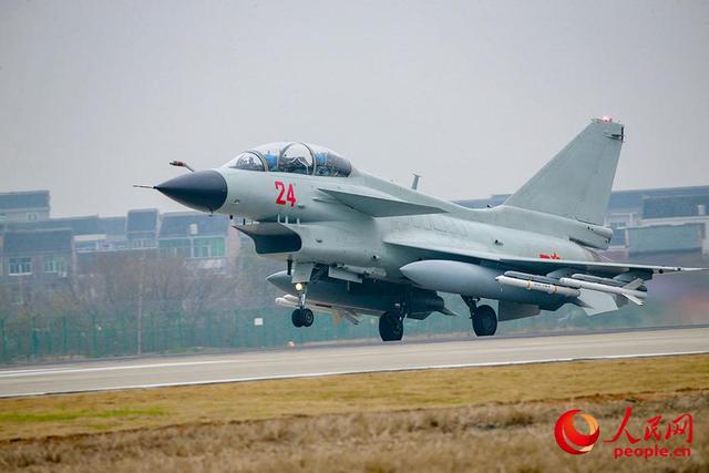 【人民网】海军航空兵某旅新年度首次跨昼夜训练圆满完成