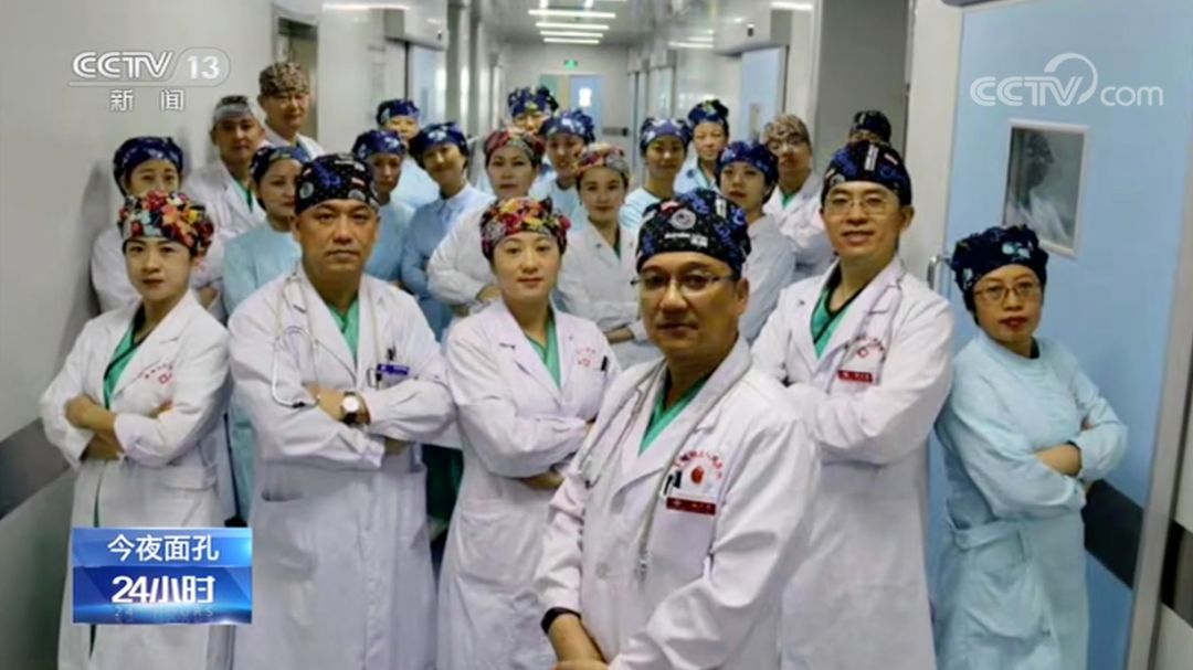 文汇报：父亲离世21年后，儿子写下一封“和解信”：道出两代中国医生的行医故事