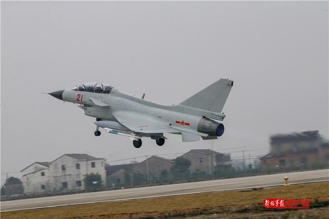 「中国军网」开训就对抗，升空即战斗！这场年度首飞“火药味”十足